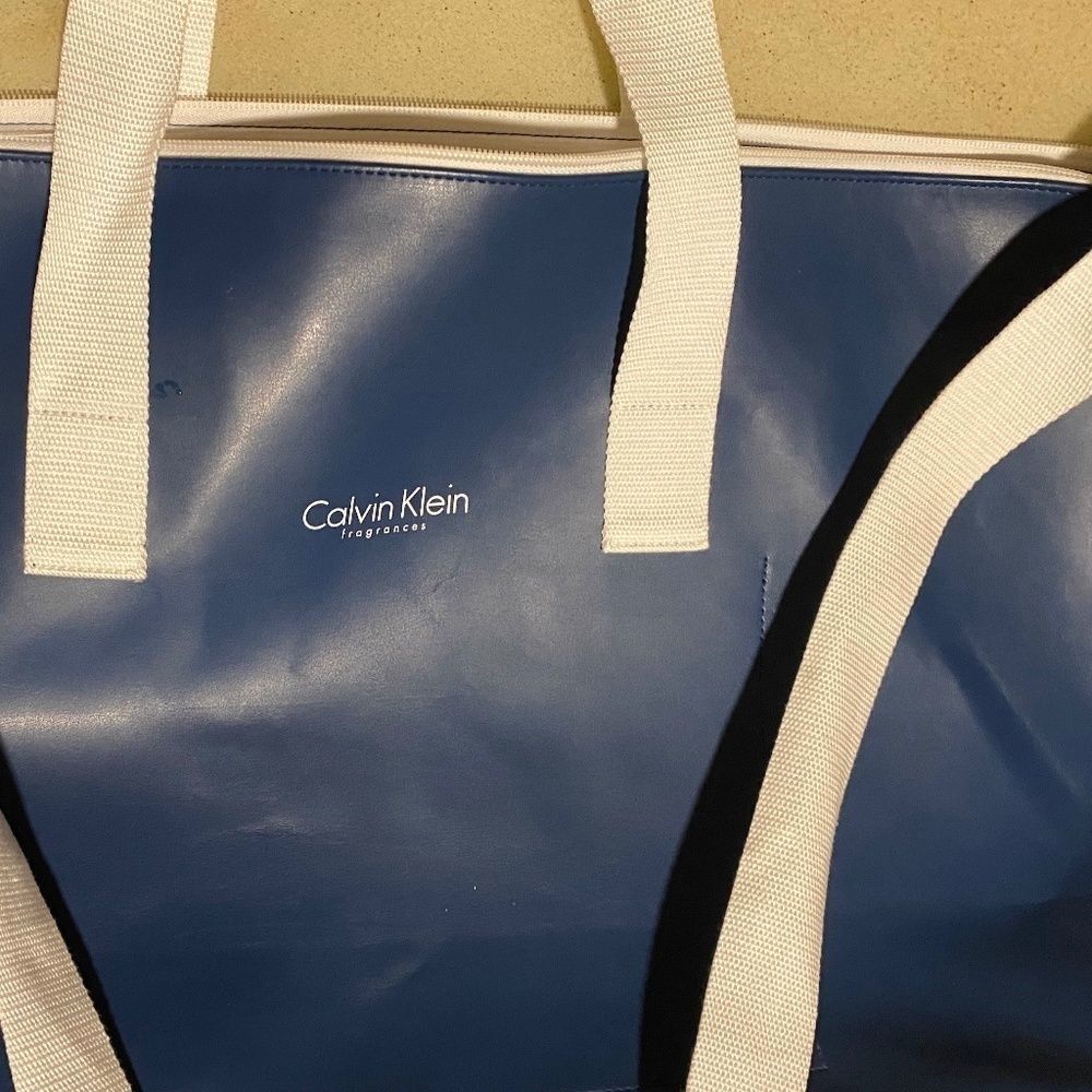 NWOT Calvin Klein X-TRA HUGE Rubber Tote